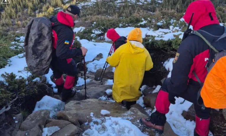 Рятувальна операція на Говерлі: львів'янка заблукала під час спуску