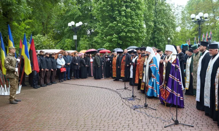 500 дронів для ЗСУ і вшанування героїв: Івано-Франківськ відзначив День міста