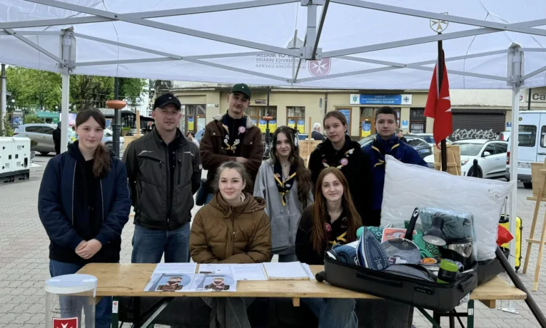 Франківців кличуть допомогти зібрати 39 “валіз у майбутнє” для випускників інтернатів