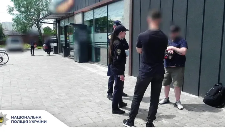 Наркобізнес на “закладках”: у Коломиї поліція спіймала 33-річного збувача