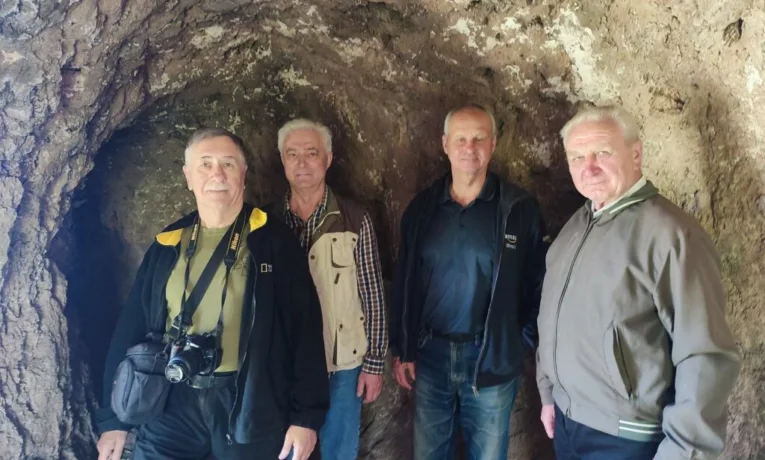 Науковці відкрили печерний монастир на Городенківщині