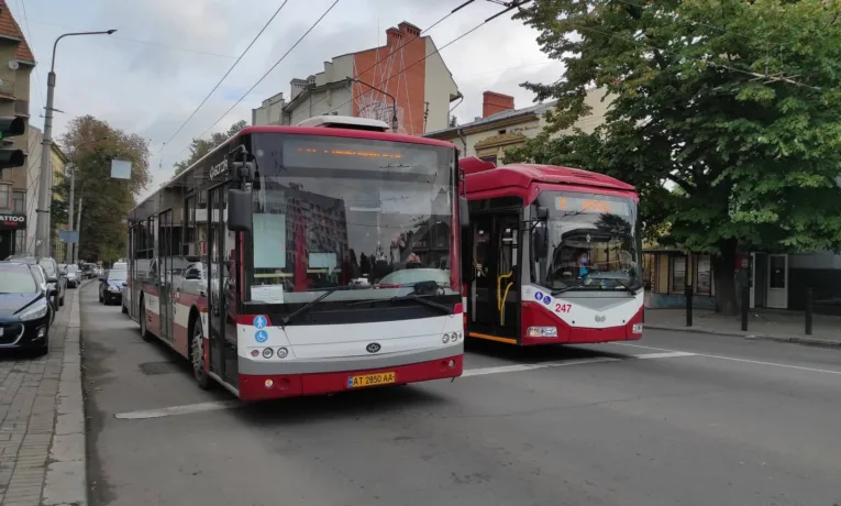 Франківськ святкує: у День міста буде безкоштовний проїзд у громадському транспорт