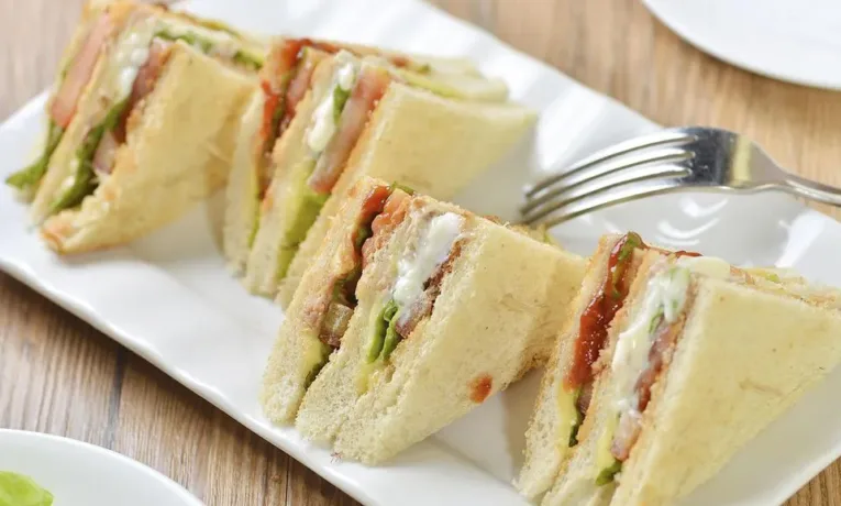 Час відмовитися від канапок на сніданок – популярна страва шкодить здоров’ю