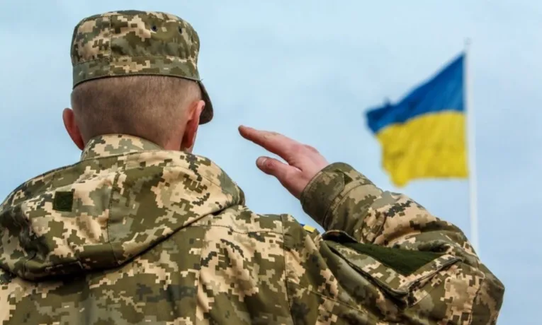 На Франківщині батько з сином напали на працівника ТЦК