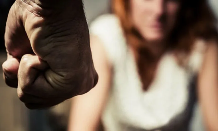 Побиття жінки