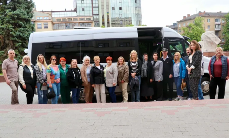 Турбота про родину Героя: стартував новий сезон екскурсій для батьків загиблих захисників