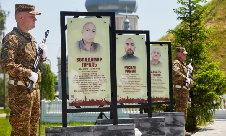 Новий меморіал Героям з’явився у Франківській громаді