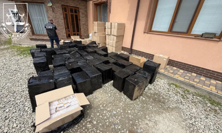 На Прикарпатті викрили підпільні цехи з виробництва тютюнових виробів