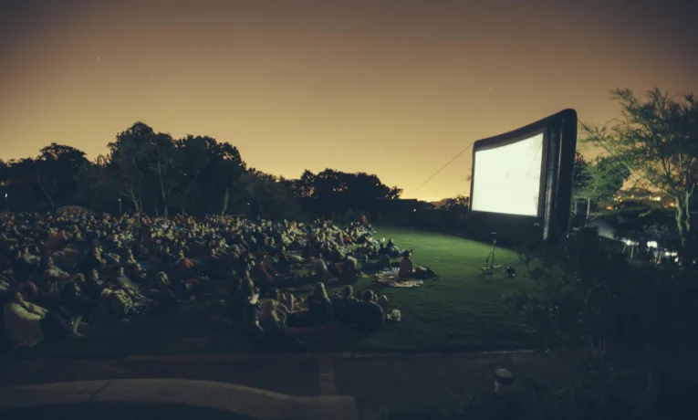 Кінопокази просто неба