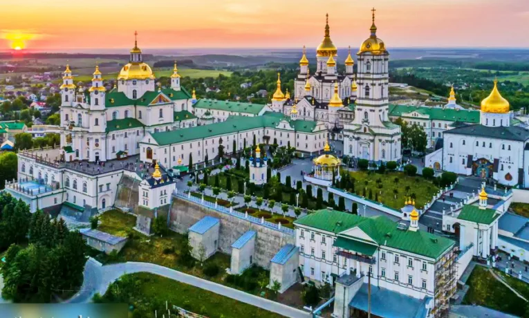 почаїв лавра УПЦ МП війна