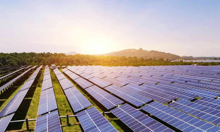 Сонячна електростанція.