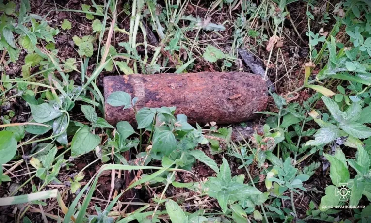 На Прикарпатті знешкодили два снаряди часів Другої світової війни