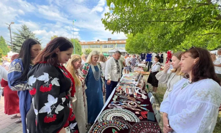 У Городенці пройшов фестиваль «Кольорові пацьорки»