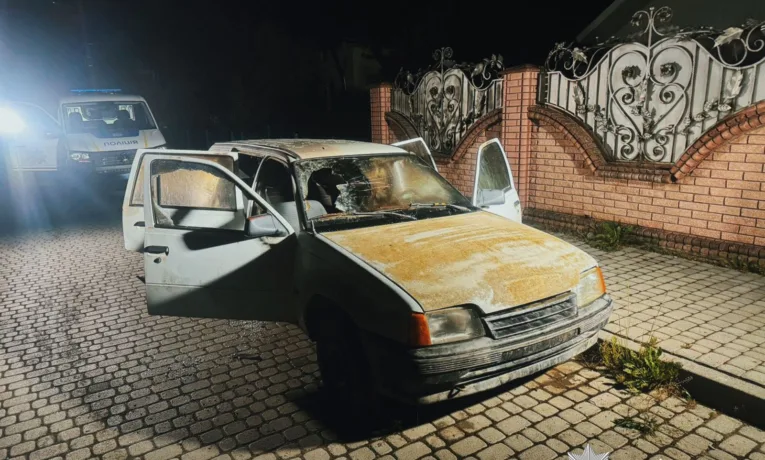 На Прикарпатті підпалили авто 75-річного чоловіка
