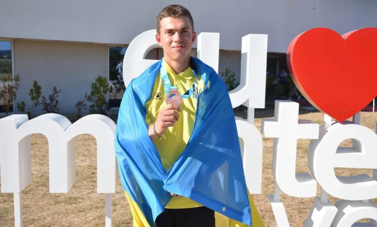 Юний веслувальник з Прикарпаття привіз медалі з чемпіонату світу