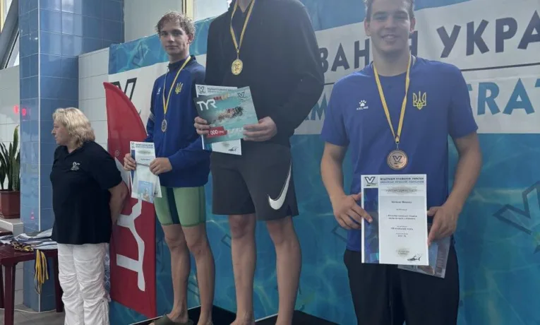 Франківець здобув три медалі з чемпіонату з плавання