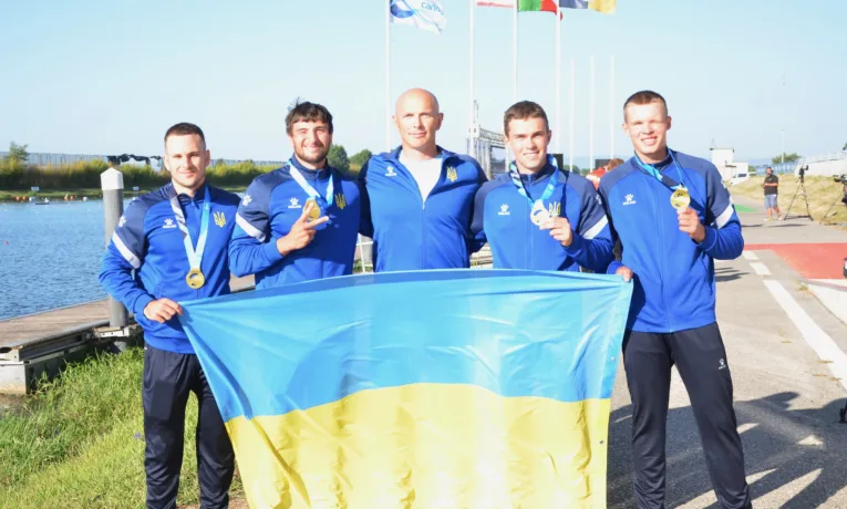 Прикарпатець з командою проігнорував “нейтральних” росіян на нагородженні