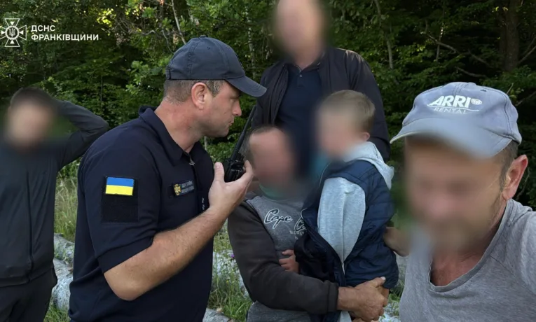 На Прикарпатті знайшли 7-річного хлопчика, який зник у лісі