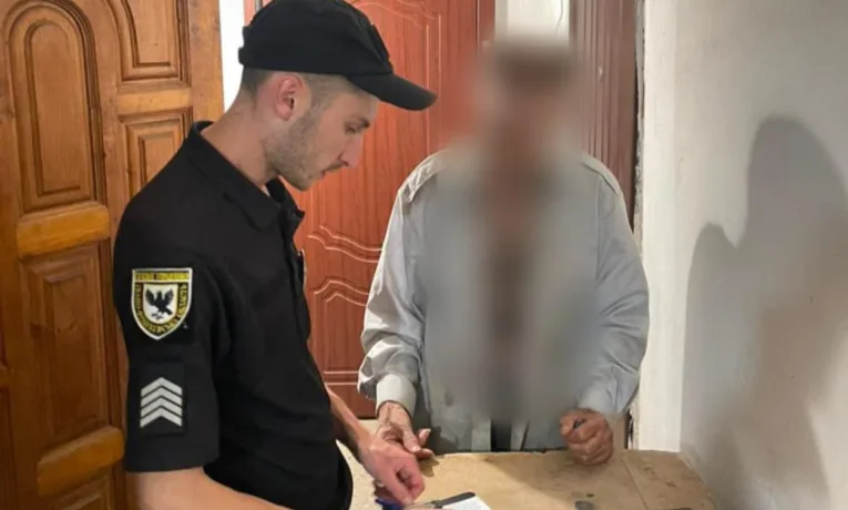 Калушанин розгулював вулицями без одягу