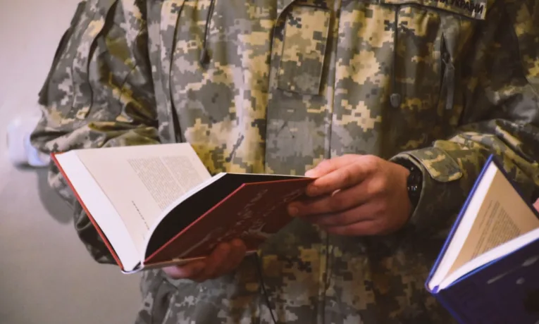 У Франківську стартував збір літератури для військових частин