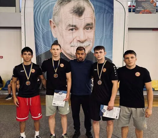 Прикарпатські спортсмени вибороли медалі на турнірі з боротьби