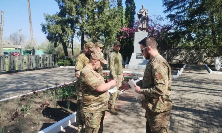 Головнокомандувач ЗСУ нагородив прикарпатського воїна «Золотим хрестом»