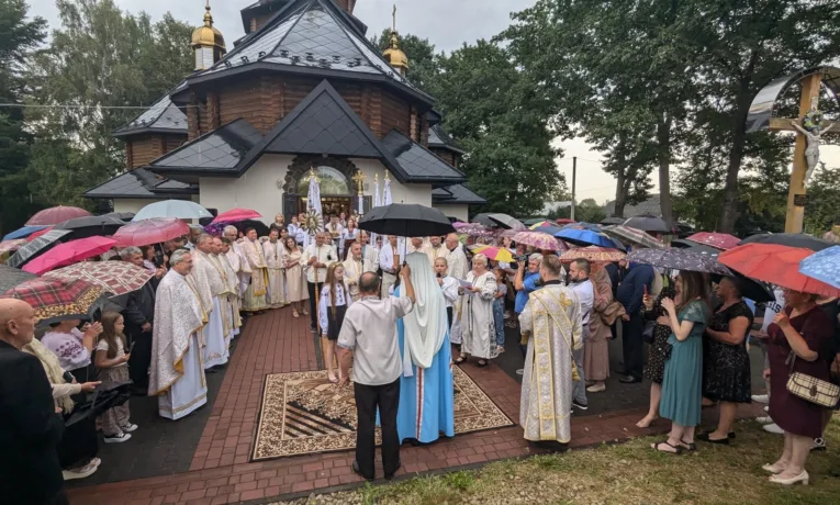 У Болехові освятили новозбудований храм святих апостолів Петра і Павла