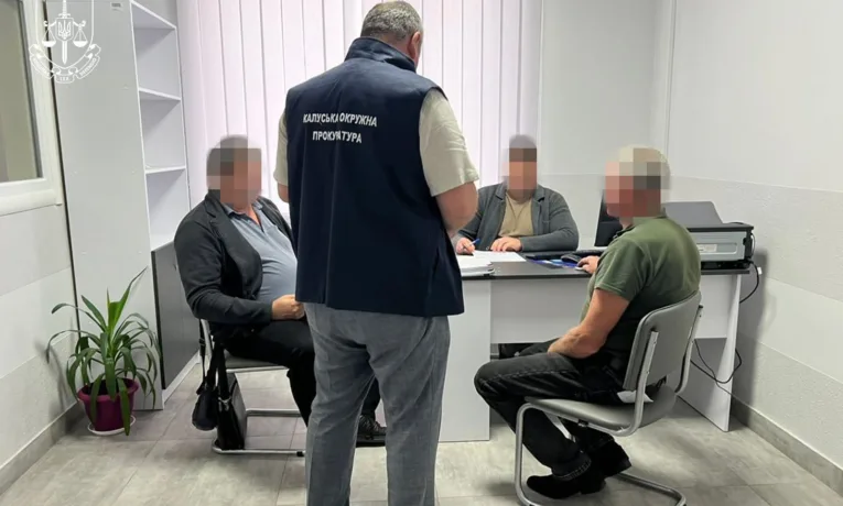 Посадовці лісгоспів Прикарпаття завдали державі сотні мільйонів збитків