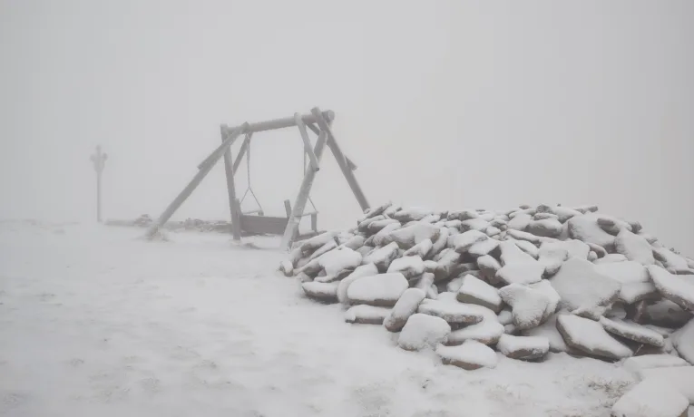 Зима близько: Чорногору притрусило снігом