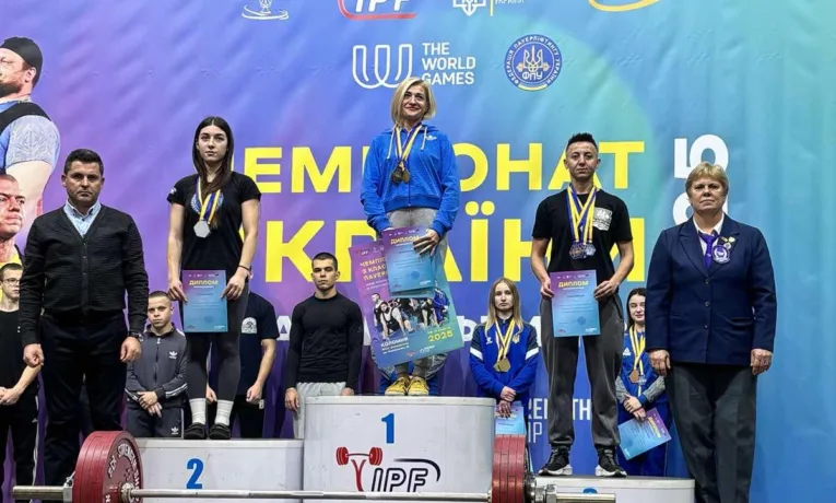 Франківські спортсменки успішно стартували на чемпіонаті України з пауерліфтингу