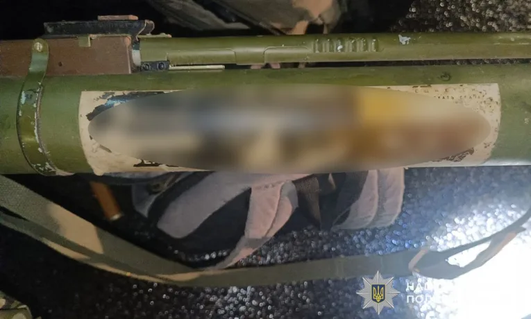 Зброя і вибухівка в автівці: прикарпатця затримали на Тернопільщині з небезпечним арсеналом