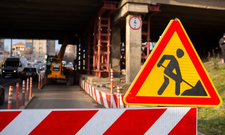 На Пасічній розпочали асфальтування нового мосту