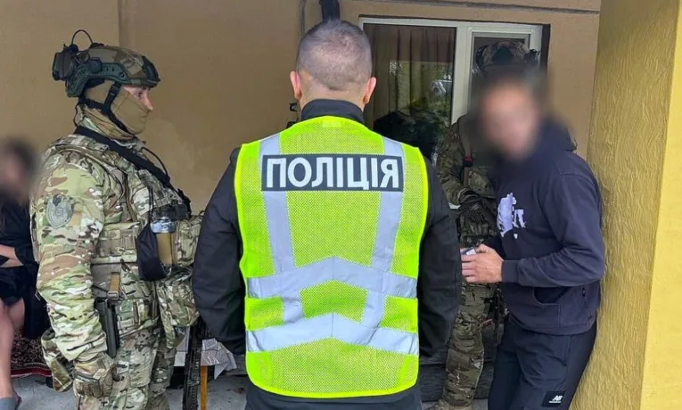 На Прикарпатті викрили кримінального лідера та його угруповання