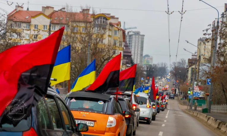 Франківців запрошують приєднатися до автопробігу та підтримати воїнів на передовій