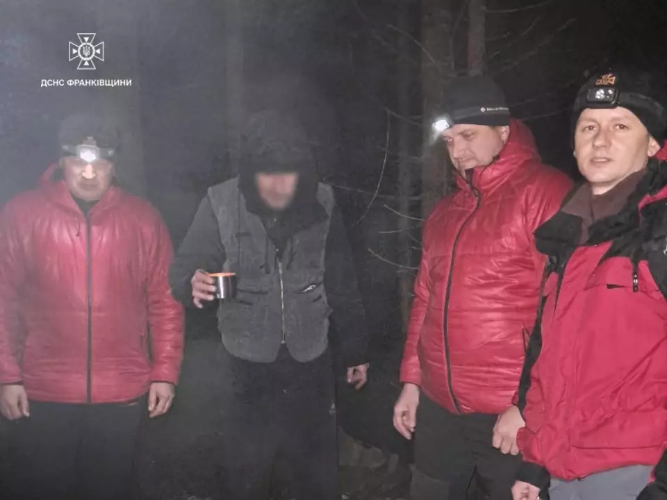 На Івано-Франківщині врятували чоловіка, який заблукав у районі Говерли