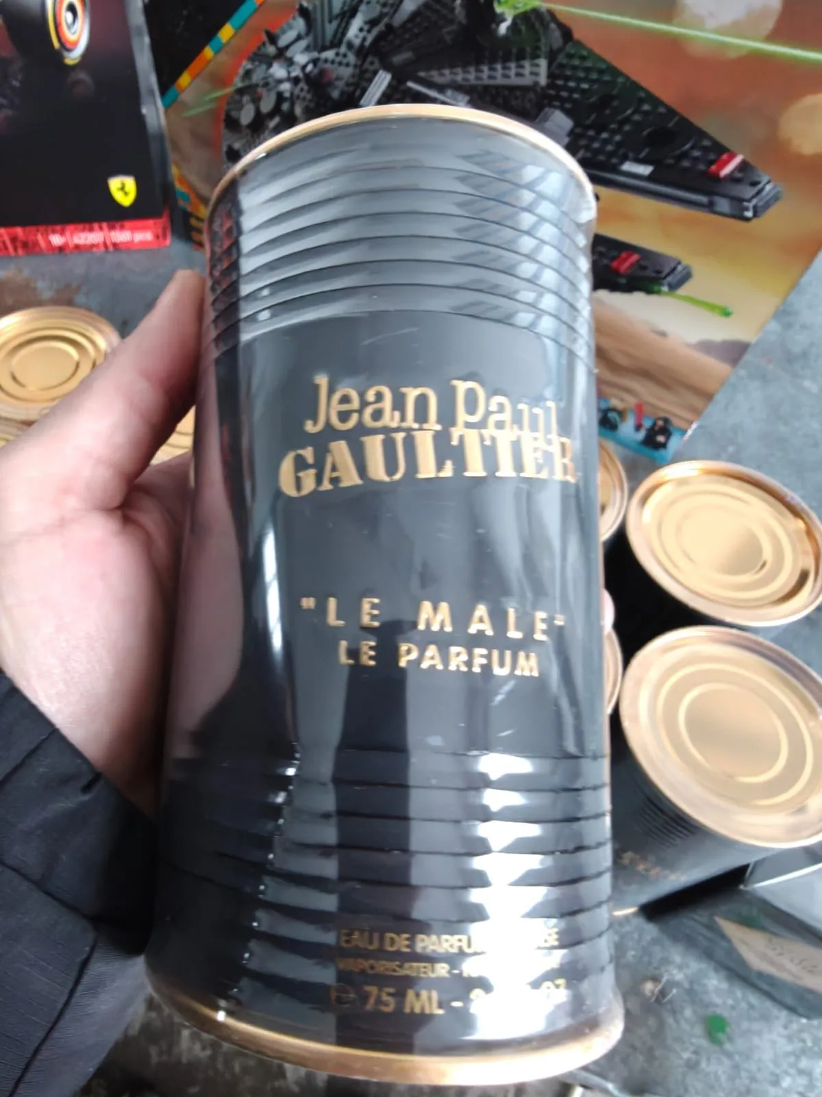 43-річний прикарпатець намагався ввезти парфуми та техніку без декларування