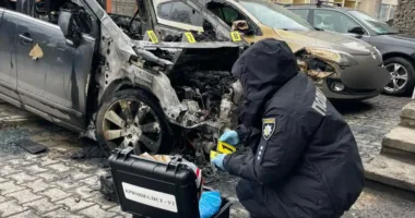 На Прикарпатті неповнолітній підпалив авто за гроші від російських кураторів