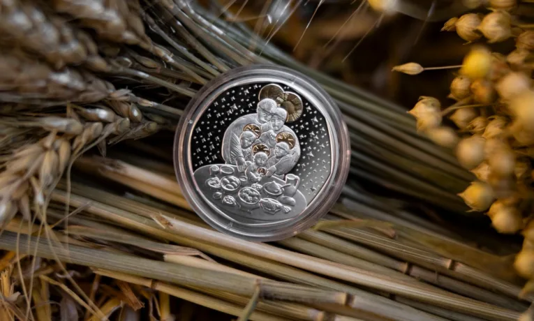 «Дух Різдва»: Нацбанк випустив нову пам’ятну монету