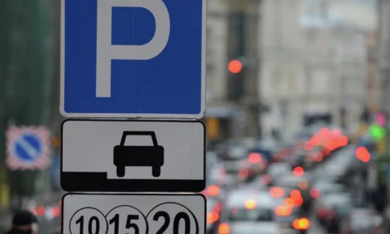 В Івано-Франківську пропонують повністю заборонити паркування на тротуарах