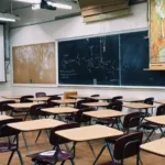 Уряд рекомендує дистанційне навчання та продовження канікул через морози