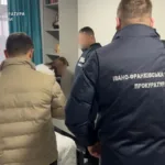 На Прикарпатті правоохоронцю повідомили про підозру у привласненні 2,7 млн грн родини загиблої захисниці