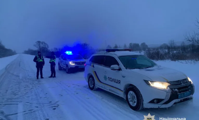 На Прикарпатті обмежили рух великовагового транспорту через негоду