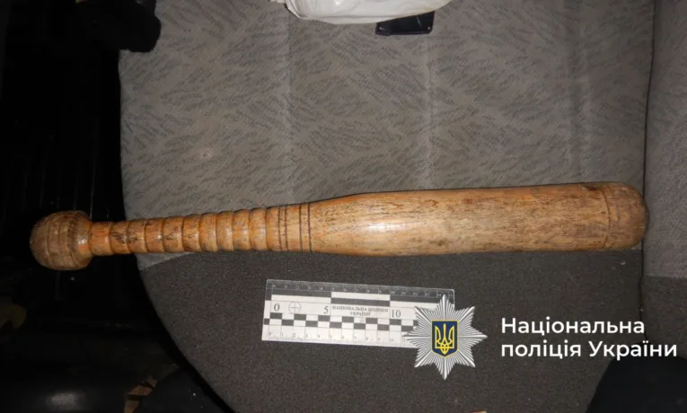 У Франківську затримали чоловіка за хуліганський напад на перехожого