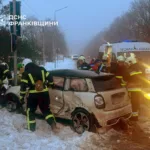 На Прикарпатті рятувальники деблокували потерпілого з авто після ДТП