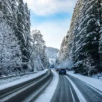 Понад 300 тонн солі та 50 одиниць техніки: як утримують дороги Прикарпаття під час негоди