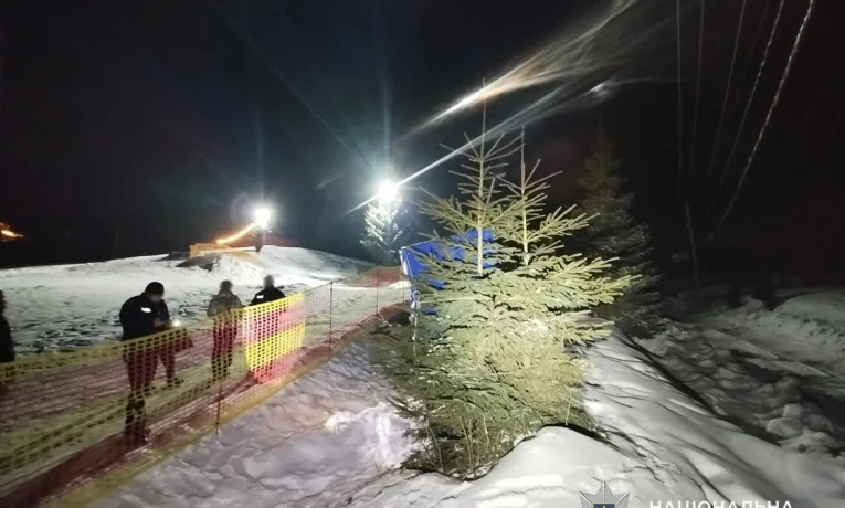 На курорті Драгобрат травмувався 10-річний хлопчик під час катання на тюбінгу