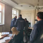 На Прикарпатті викрили схему з оформлення посвідок на проживання
