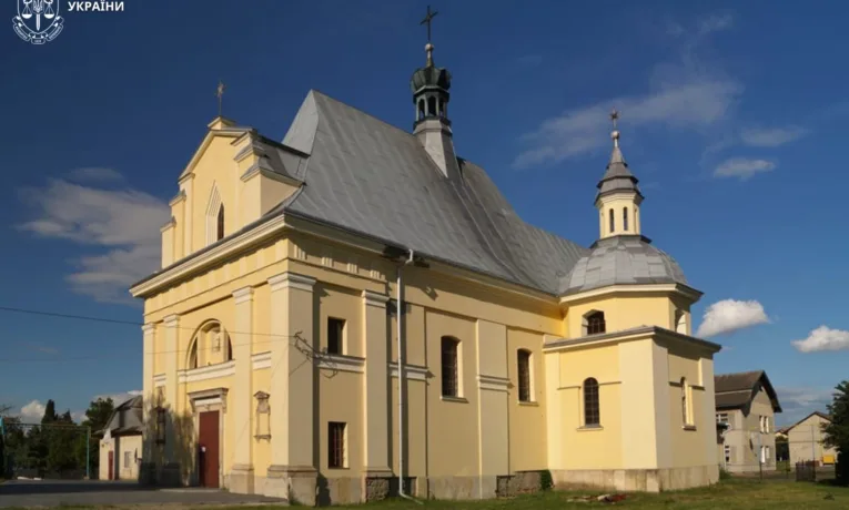 У Снятині немає органу охорони спадщини: прокуратура подала до суду