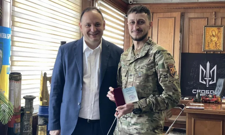 Актор Франківського драмтеатру отримав відзнаку «За честь і звитягу»