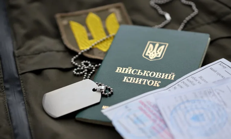 1000 доларів за бронювання: у справі фігурує прокурорка з Івано-Франківська
